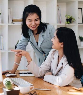 HR consultant setting up a cloud-based HRIS system for a small business