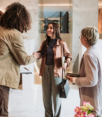 HR professional conducting a confidential workplace investigation interview